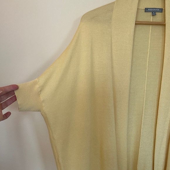 Neiman Marcus Collection Silk Cashmere Cardigan Sweater in Yellow Size S - Picture 3 of 8